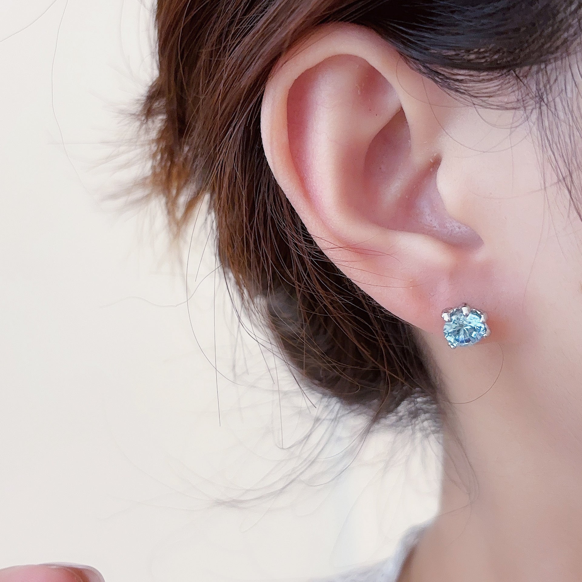 Flashing Zircon Ear Studs